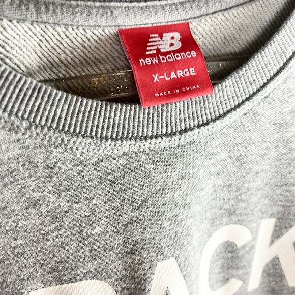 NEW BALANCE |🏃🏻‍♀️ Gray “TRACK CLUB” Athletic Crewneck Sweatshirt - Picture 6 of 11